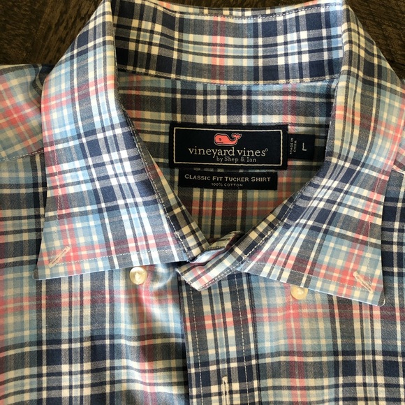Men’s Vineyard Vines Button Up Shirt - Picture 2 of 2